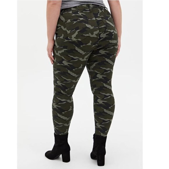 Torrid Size 20 Sky High Twill Skinny Pant - Camo Print - Picture 2 of 5